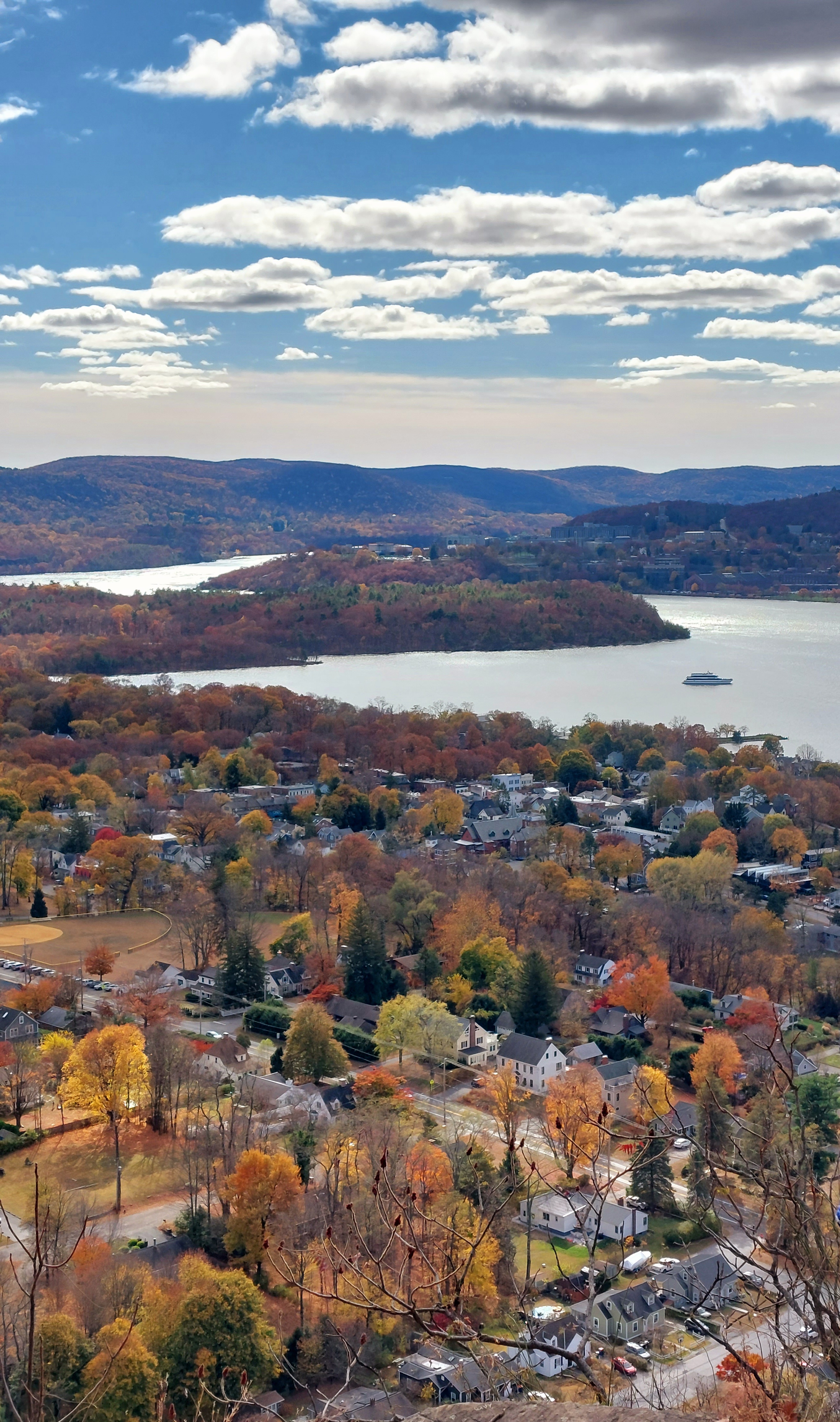 Hudson Valley - Colors of the Fall
